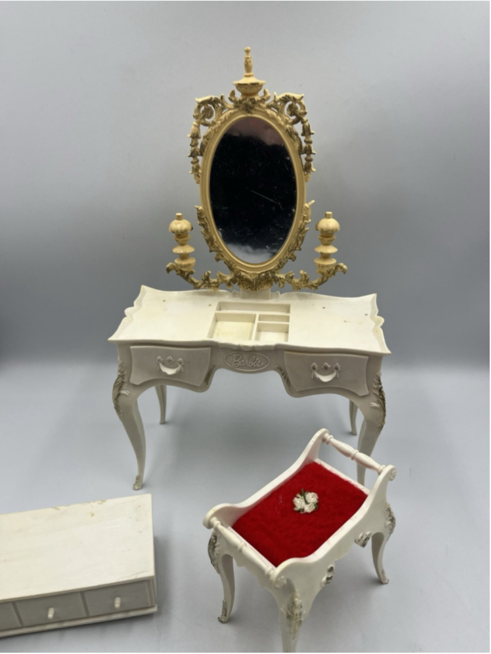 Vintage Barbie 1963 Susy Goose Vanity With Mirror, Seat & Hope Chest READ ALL